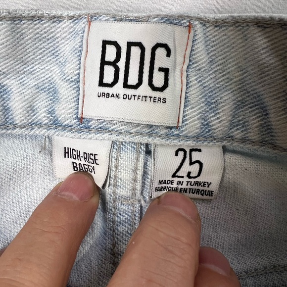 BDG Urban Outfitters Womens High Rise Baggy Light Wash Denim Jeans 25 (24 x 31) - Picture 4 of 12
